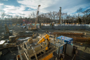 „Városligeti beton helyett a járvány megfékezésére költsön 300 milliárdot a kormány”