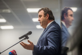 A nemzetbiztonsági bizottság beidézte Palkovics Lászlót a kínai egyetem miatt