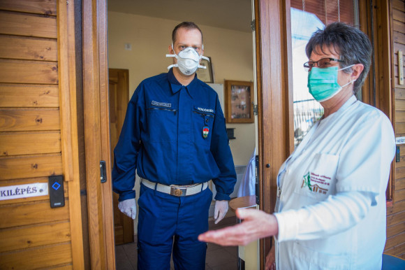 Korlátozások jöhetnek az idősotthonokban