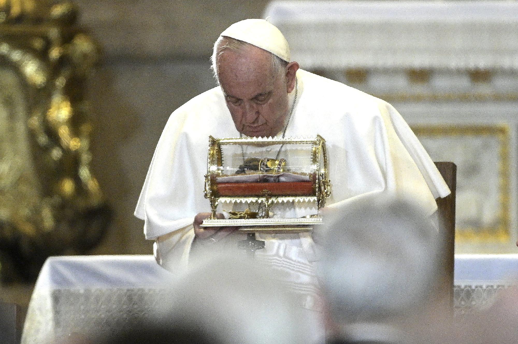 Pápalátogatás - Ferenc pápa a Szent István-bazilikában