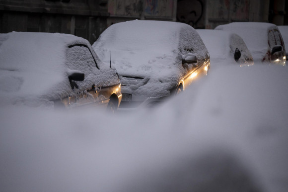 Életveszélyes a nyári gumi ilyenkor, mégis minden harmadik negyedik autón az van