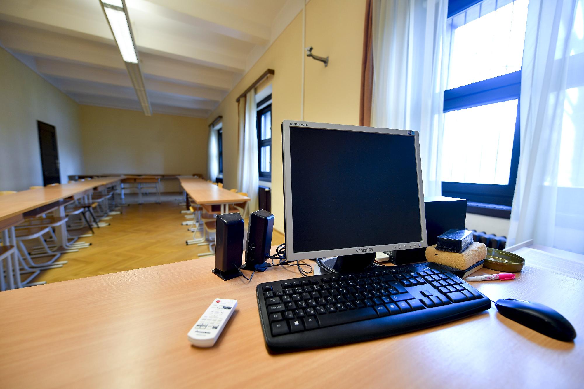 Koronavírus - Az egyetemeken csak távoktatásban folytatható