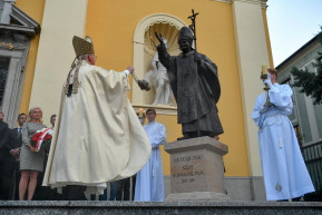 Védd meg a Szentatyát! - Egy kongresszus margójára 3. rész
