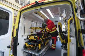 RTL: A másodállási engedély visszavonásával fenyegetik a mentősöket, ha nem vállalnak ügyeletet