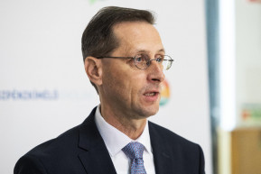 Varga Mihály is érzi, hogy baj van, Tállai szerint Matolcsy független  