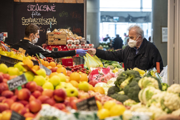 Az új szabályok 5.5 millió beoltott után