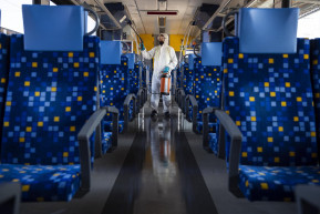 Maszk nélkül nem szabad utazni