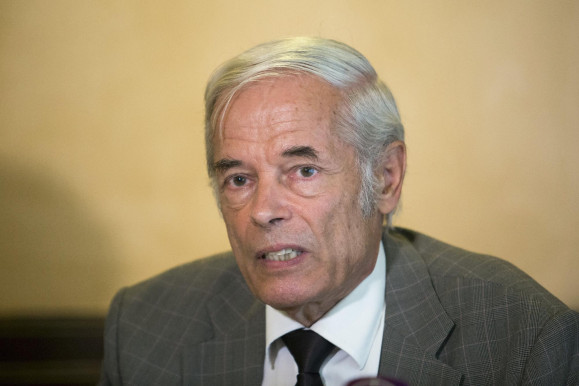 Náray-Szabó: Nyugalom!