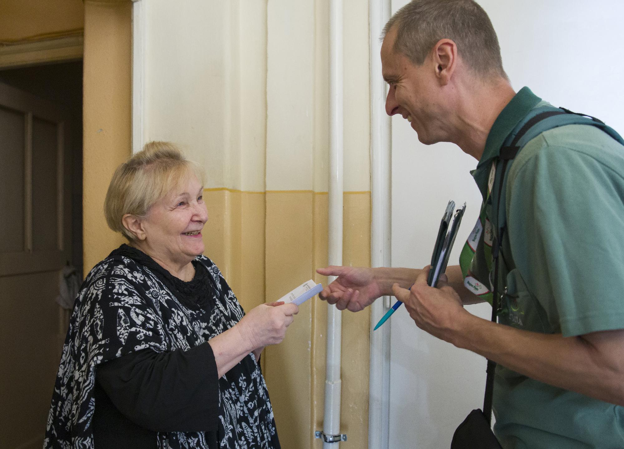 Kézbesítik a nyugdíjasoknak a rezsiutalványt 