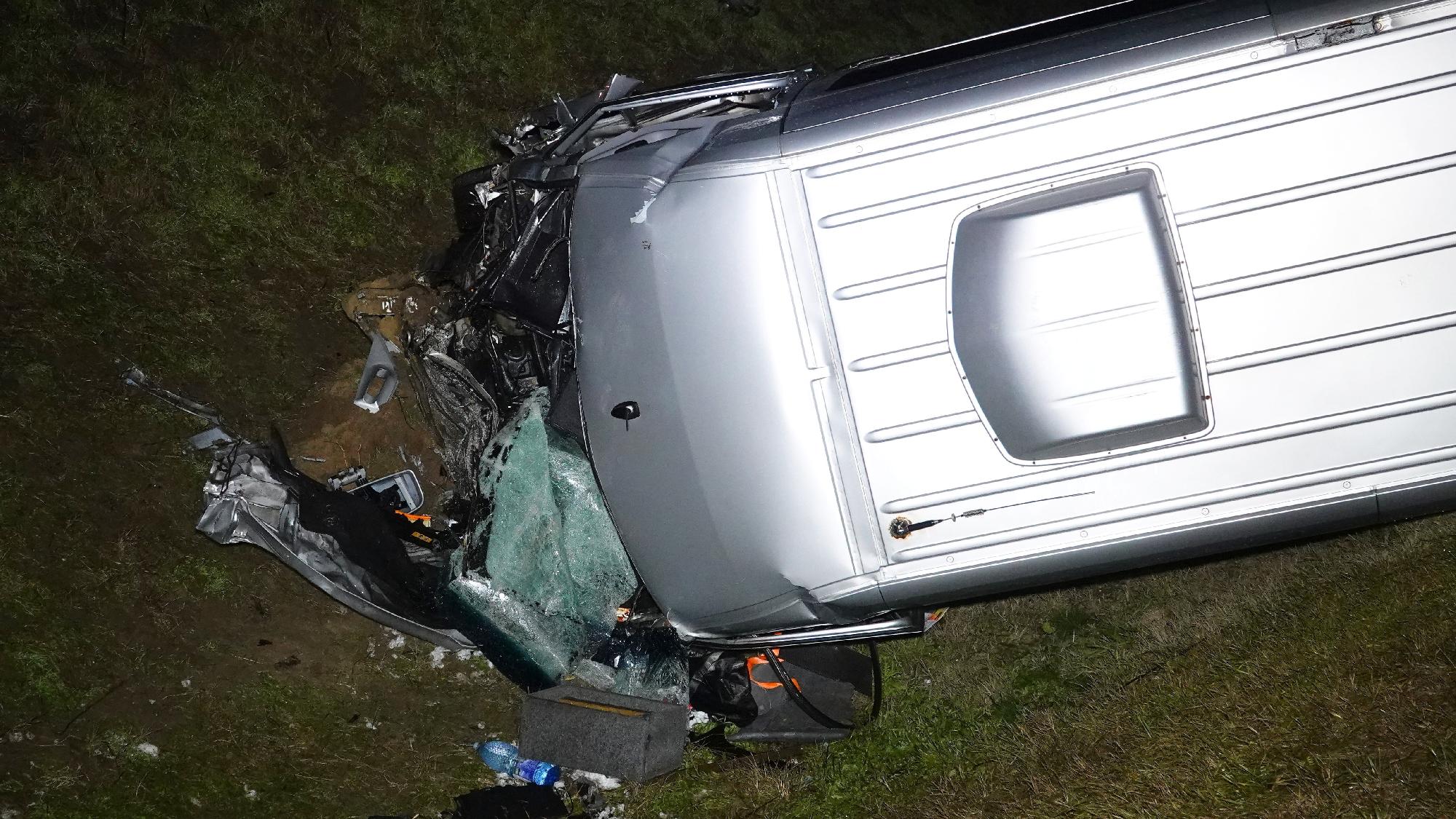 Trélerbe csapódott egy kisbusz az M5-ös autópályán Kiskunf