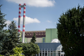 Pakson dől a pénz, csak legyen közöd Orbánhoz