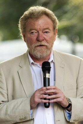 Könnyű testi sértéssel és szeméremsértéssel vádolják Donáth Lászlót