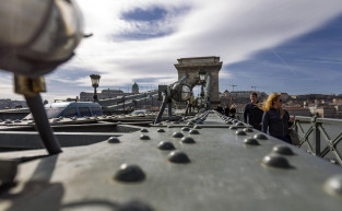 A kormány támogatása nélkül is elkezdik a Lánchíd felújítását