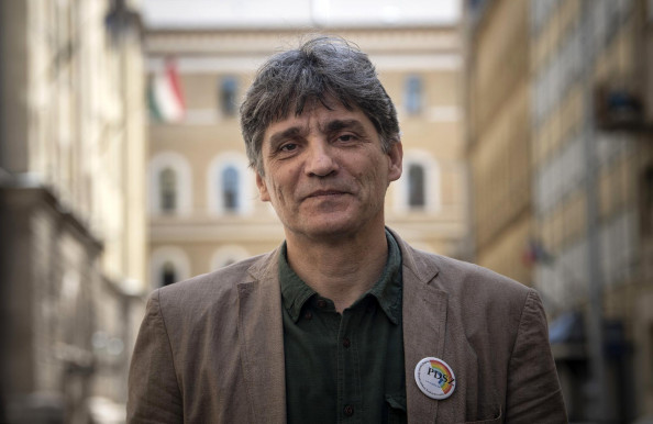 Sokan füstölögnek, de inkább cselekedni kellene