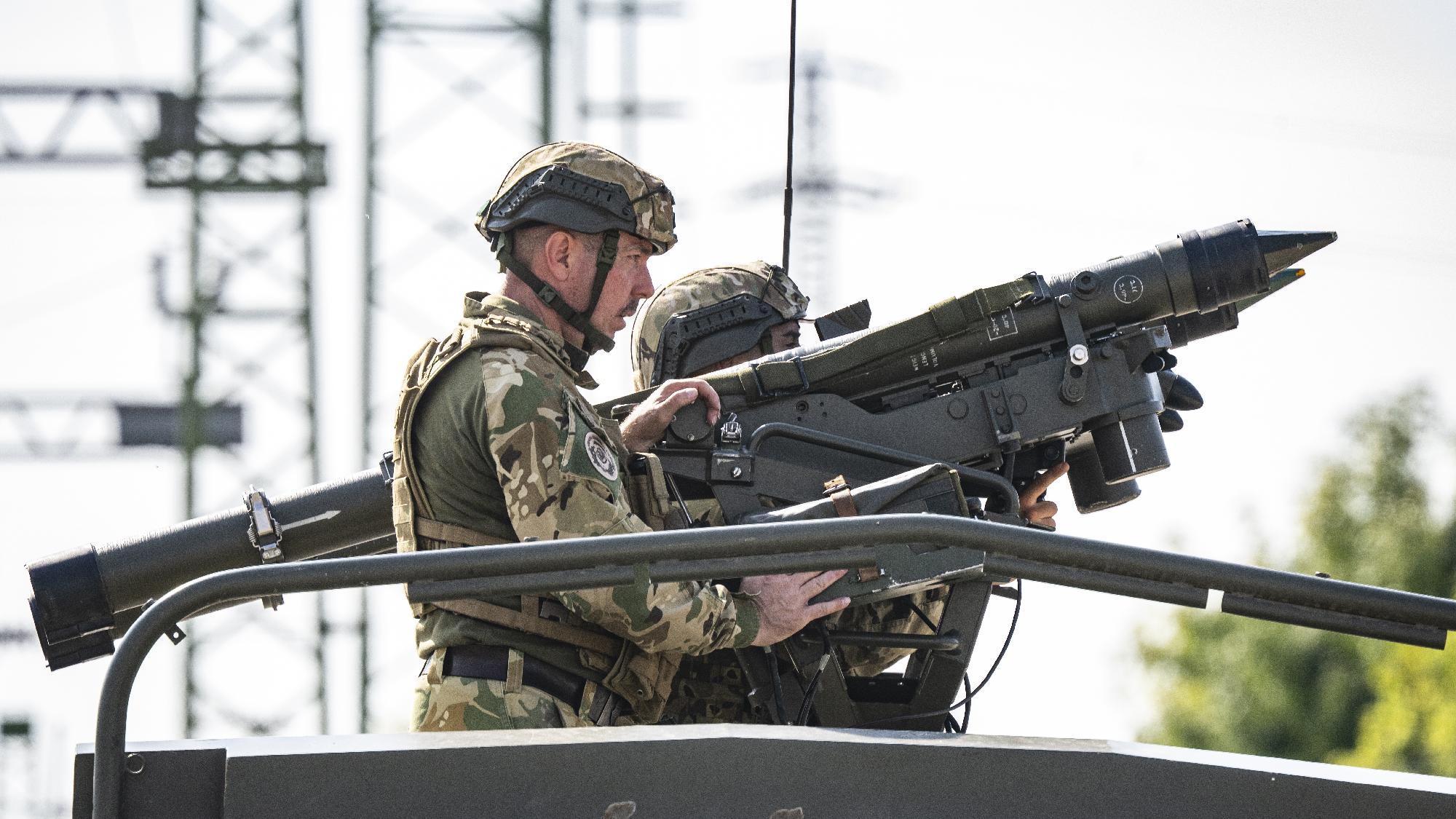 Lynx harcjárművek vasúti lerakodását mutatták be az Adapti