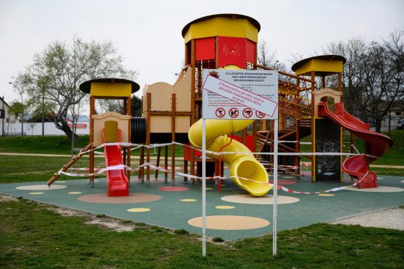 Ahol tényleg kijárási tilalom van