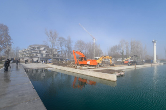 Elkezdik a kiemelt beruházásokról szóló népszavazáshoz szükséges aláírások gyűjtését
