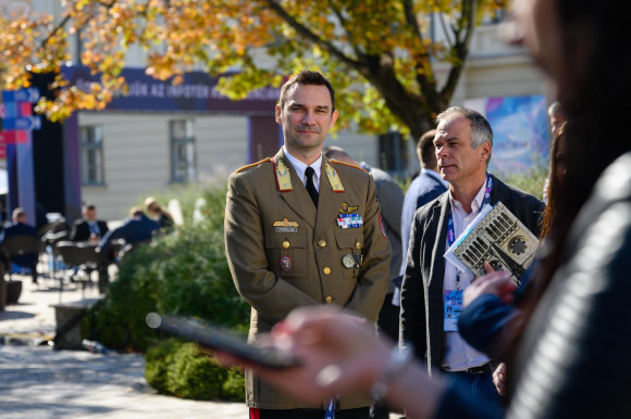 Kinevezték Porkoláb Imrét védelmi innovációs felelős miniszteri biztosnak