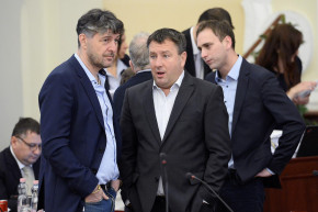 Rogán utódja földesúr lett, de MIBŰ?