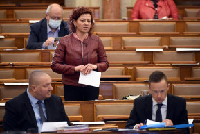 Vadai: Maffiaállamot építettek, és már annyira pofátlanok, hogy Polt Péter kénytelen fellépni