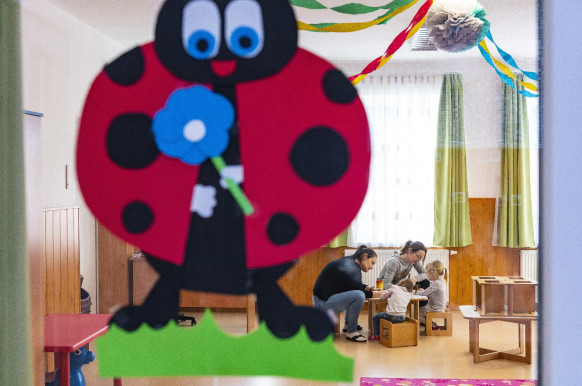 Jelentős csúszásban van a bölcsődei támogatások kifizetése