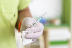 Nem árulja el a Belügyminisztrérium, mire jó a vakcinaigazolvány