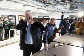 Betiltaná a kormány a szakszervezeteket a Honvédségnél