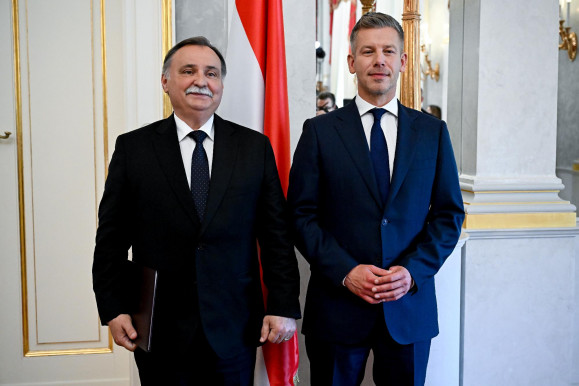 Leállítja a védett erdők kitermelését Gajdos László