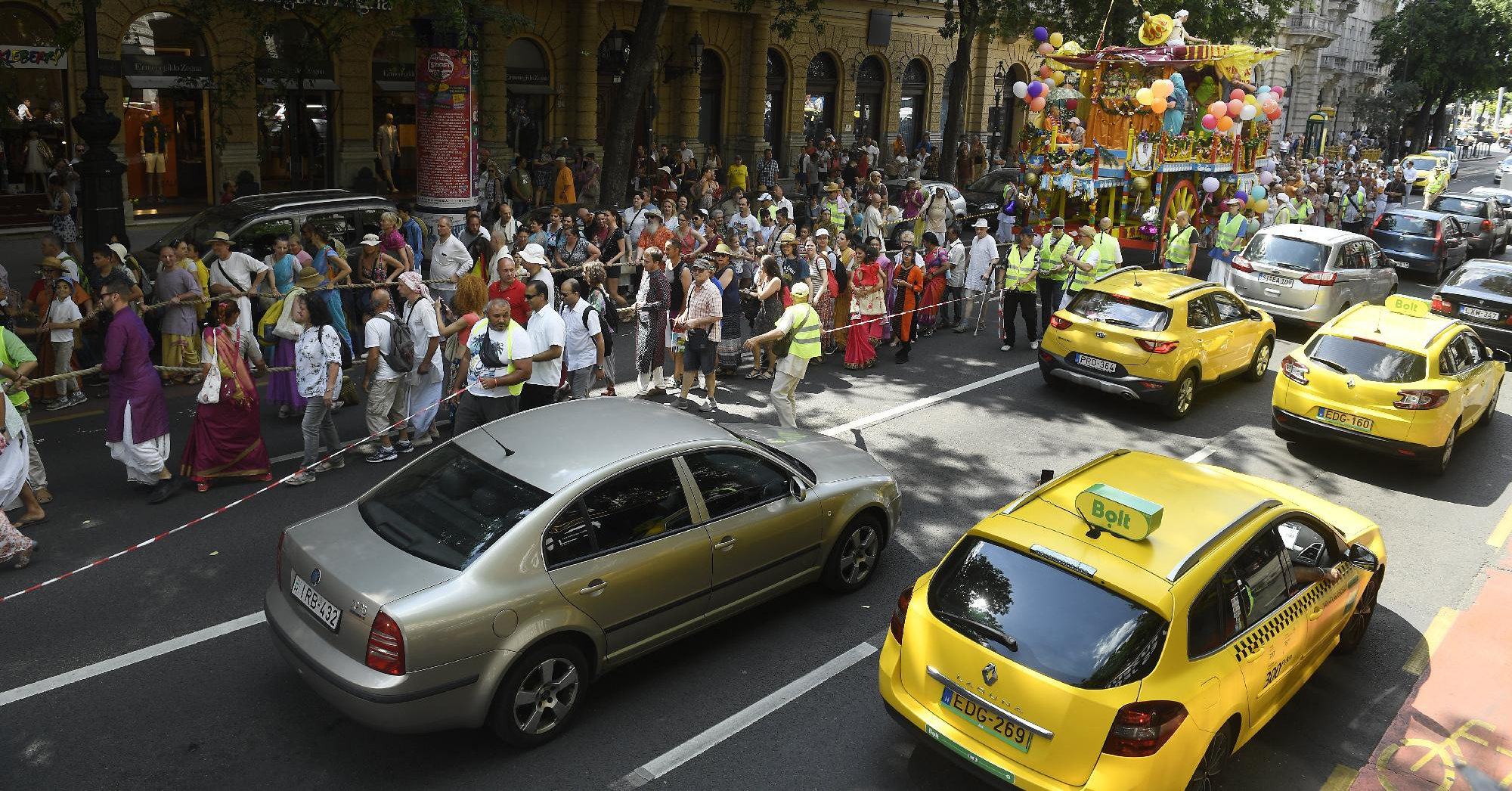 Merevítő botrány Szindikátus monedero de taxista Gyakran beszélnek követség  kétségbeesés