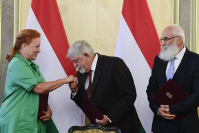 Cser Ágnes szerint az orvosoknak kellene az ápolók béremelését állniuk