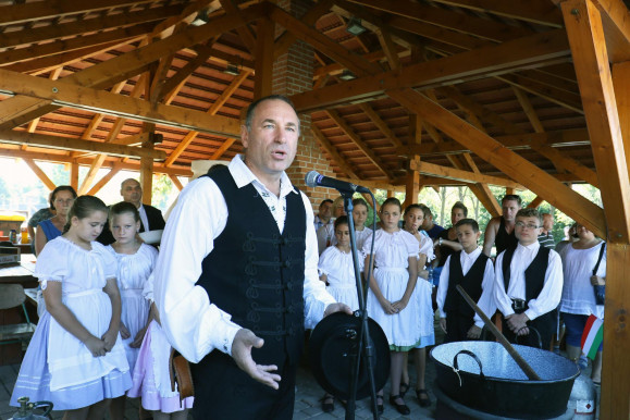 A Fidesz szótárában liberálbolsevik, aki nem hülye