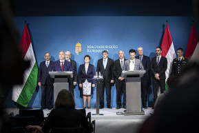 A demokráciára is veszélyes a koronavírus