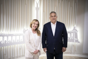 Orbán: Az EB politikai szereplővé vált, ahelyett, hogy a szerződések őre lenne