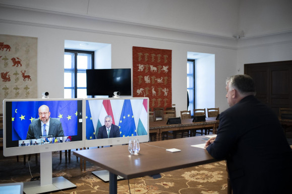 Orbán azt ígérte, Ukrajna érdekeit fogja képviselni a ma kezdődő EU-csúcson
