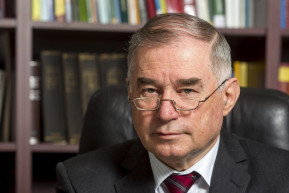 Elhunyt Lenkovics Barnabás