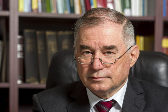 Elhunyt Lenkovics Barnabás