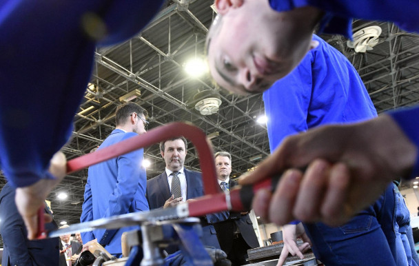 Egymásnak ugrasztaná a tanárokat a szakképzési törvény