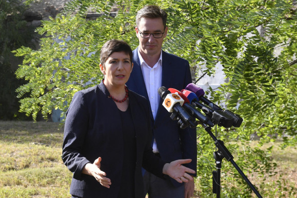 Dobrev Klára: korrupt kormány nem kap pénzt