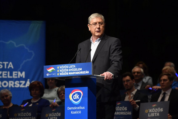 Indulatos szavazókat csitítgat Gyurcsány