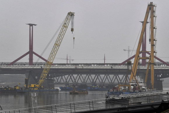 10-szeresen túlárazhatták a déli híd pályázatát Mészárosék