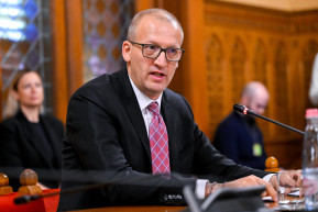 Nem kell aggódni, nem az MMA-val egyeztet a kormány a kultúrpolitikai jövőjéről