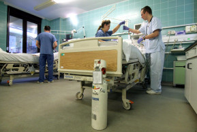 Szakértő: Lombardiában sem kellett ennyi kórházi ágy