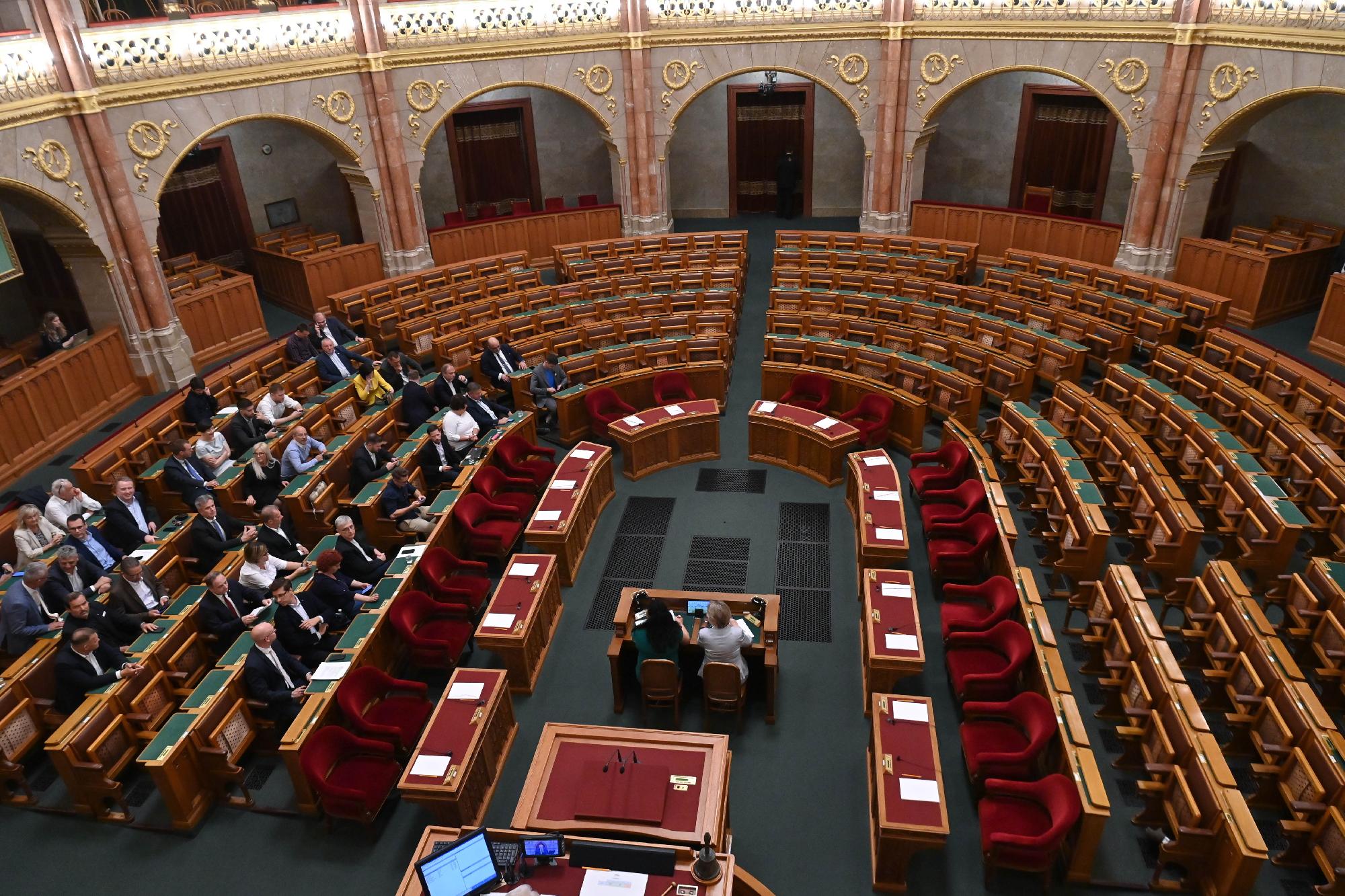 Az Országgyűlés rendkívüli ülése