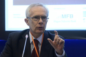 Bod: Nyakunkon maradt a forint és az árfolyamkockázat