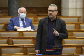 Nem vesz részt a DK a fideszes alkotmánybírók megválasztásán