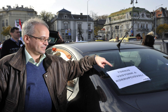 Állatorvosi ló a Microsoft-ügy