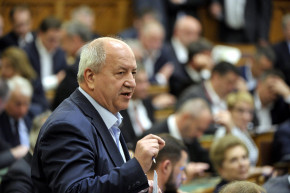 Korózs Lajos: Miért ez a nagy titkolózás?