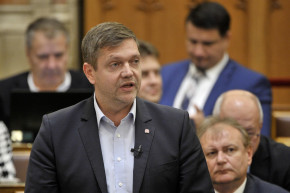 MSZP: Az ellenzék csak kérdez és kérdez