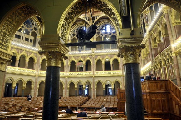 Most akkor kérjük a demokráciát, vagy nem?