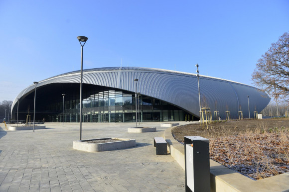 Huszonnégy milliárdos stadiont adtak át Tatabányán